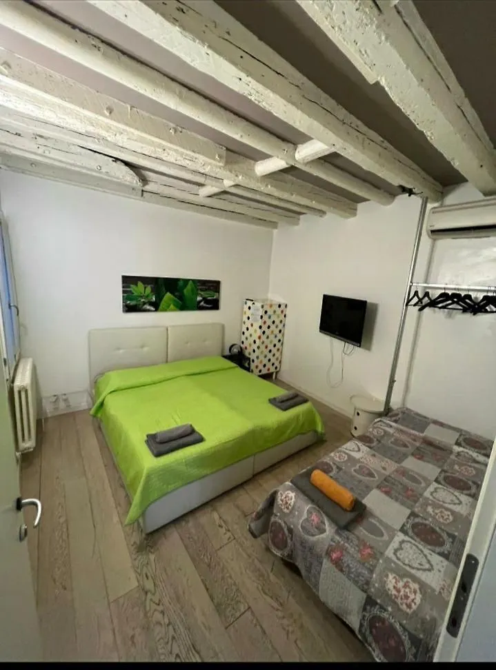 Rialto Rooms Very Central Venice Homestay